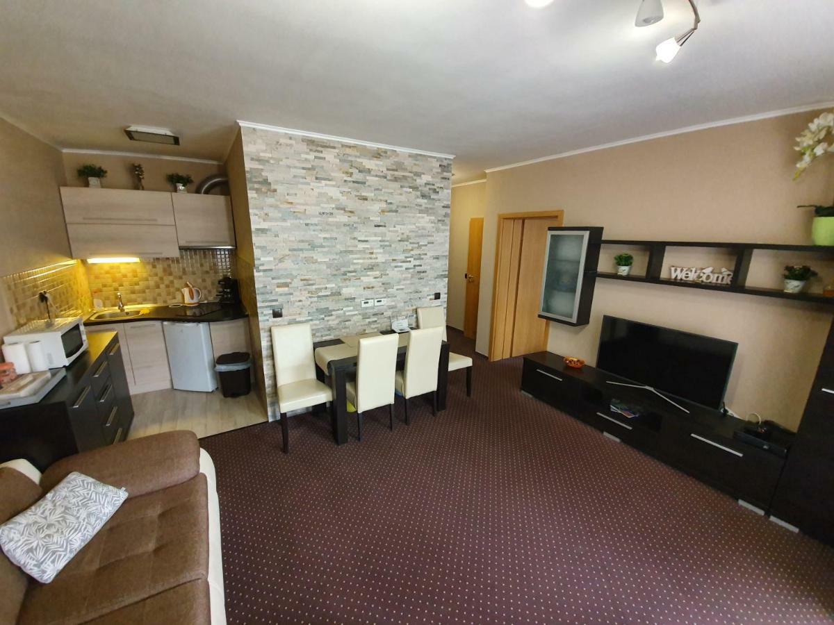 Appartement Baby Apartman à Hajdúszoboszló Extérieur photo