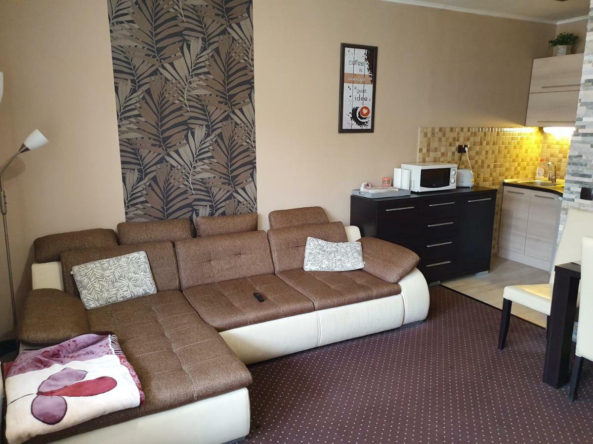 Appartement Baby Apartman à Hajdúszoboszló Extérieur photo