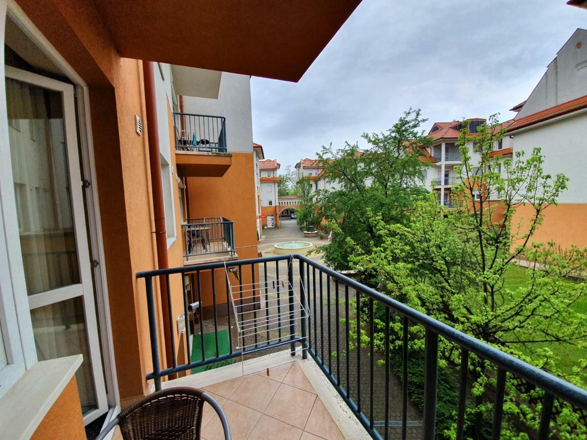 Appartement Baby Apartman à Hajdúszoboszló Extérieur photo